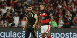 Danilo sofre fraturas na mandíbula em clássico e passará por cirurgia