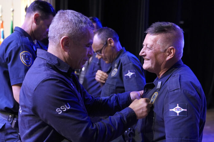 GCM homenageia agentes e celebra legado da Inspetoria Centro em solenidade no Teatro Padre Bento - foto 1