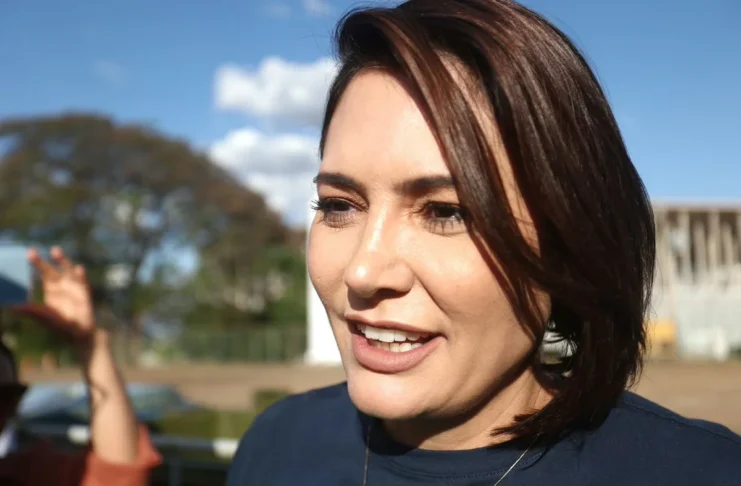 Michelle Bolsonaro descarta retorno à presidência do PL Mulher e afirma foco em mandato