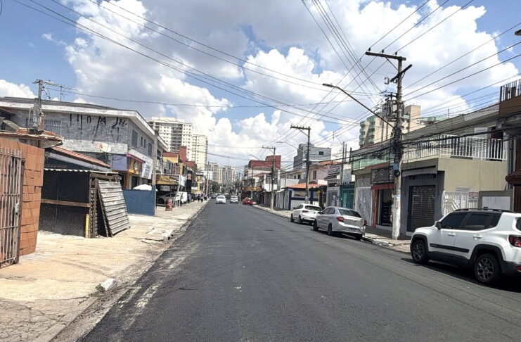 Obras de recapeamento na rua Cônego Valadão chegam a 44% de execução em Guarulhos