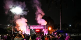Outubro Rosa: Corrida noturna mobiliza mais de 2 mil pessoas em Arujá