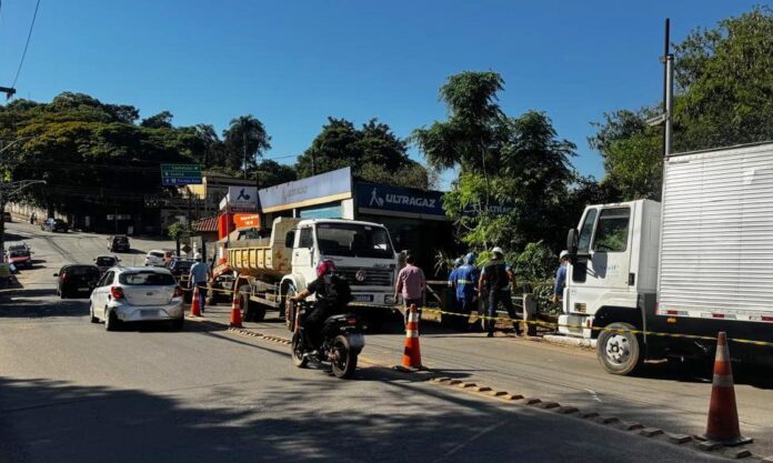 SAAE realiza manutenção emergencial em adutora no Jardim Cerejeiras nesta quinta-feira (8) - foto 1