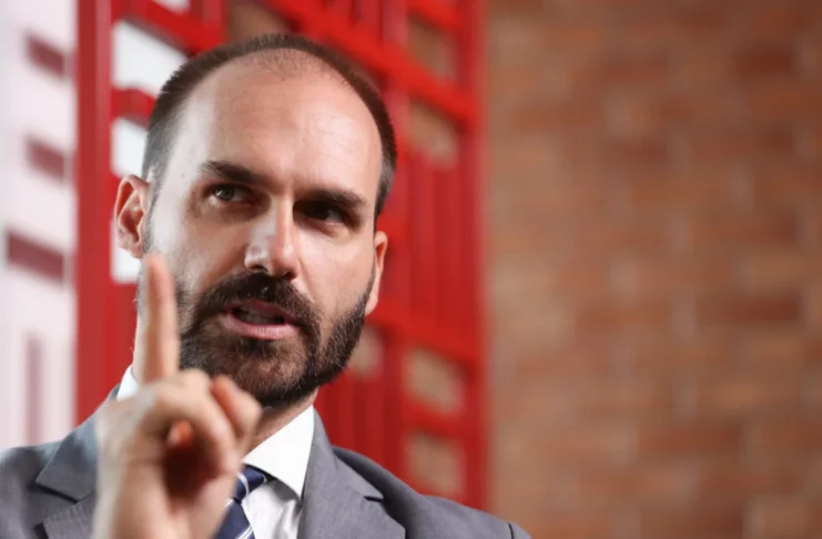 STF expede mandado de prisão contra Eduardo Bolsonaro por coação em processo