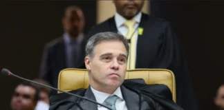 TSE: André Mendonça determina exclusão de publicações falsas sobre Flávio Bolsonaro e Nossa Senhora