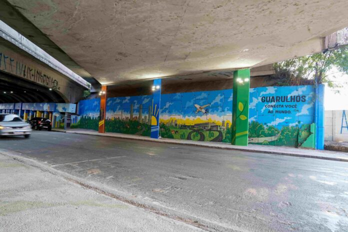 Viaduto Saraceni recebe intervenção de grafite que conta a história de Guarulhos